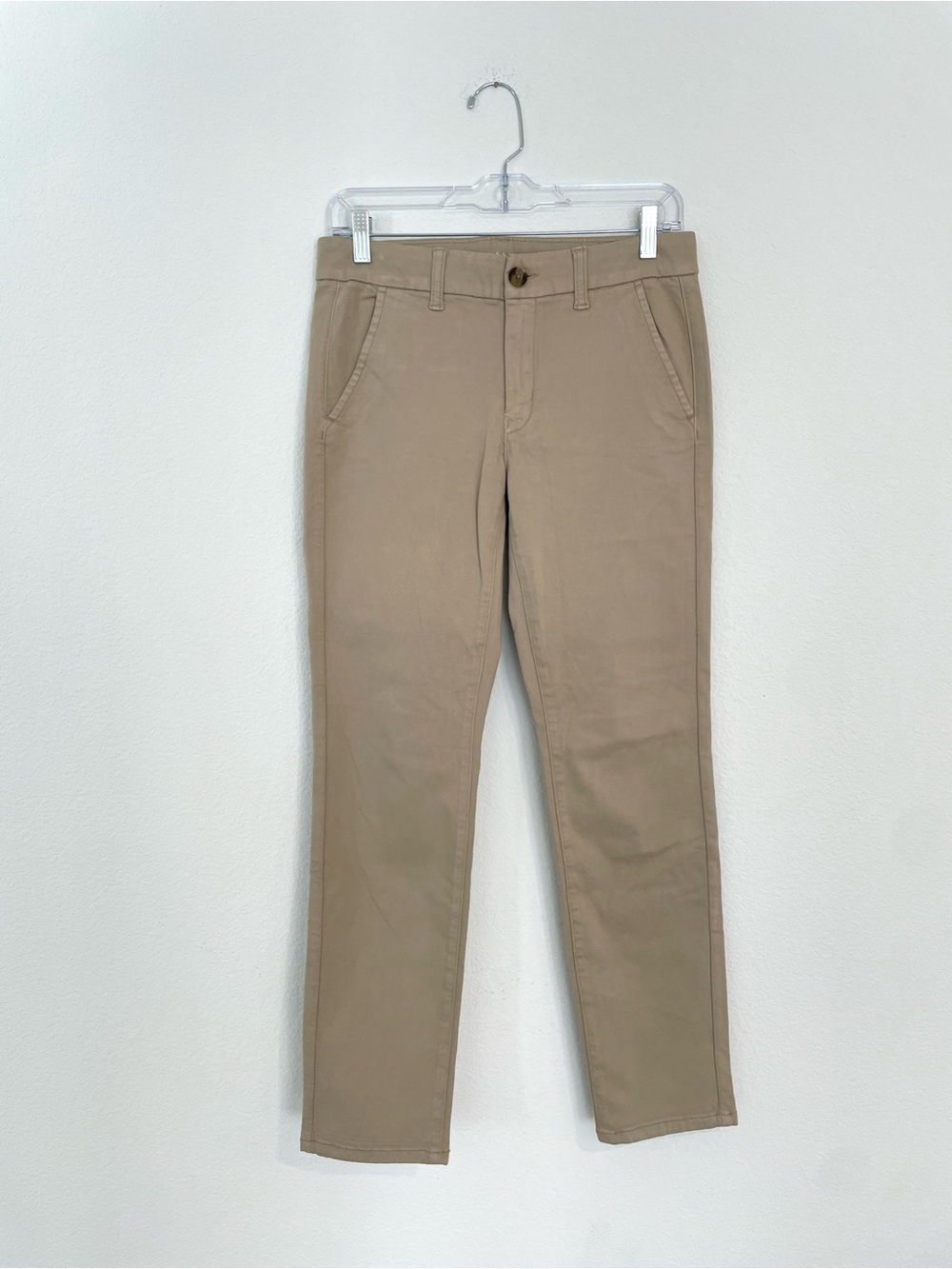 American Eagle Women’s 6 Short Chino Pants in Khaki - Classic Straight Fit